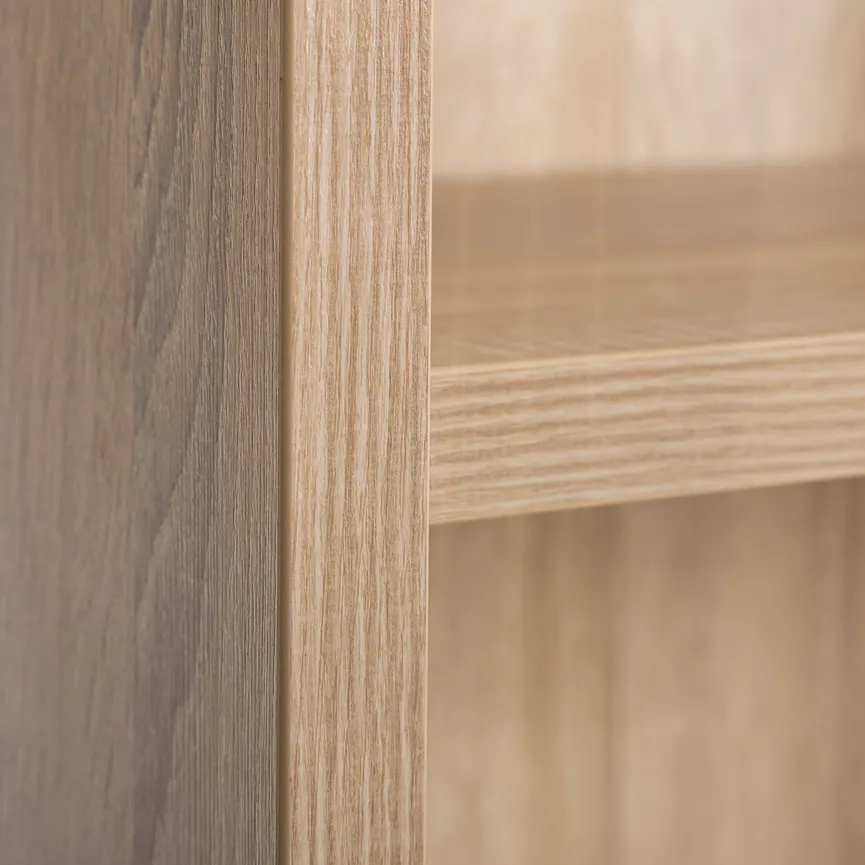 Regal breit detail