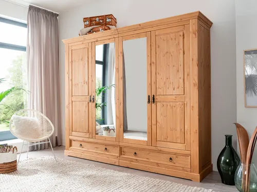 Kleiderschrank