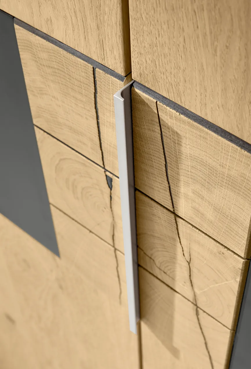 Drehtürenschrank 6-trg. detail