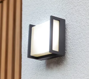 LED-Außenwandleuchte