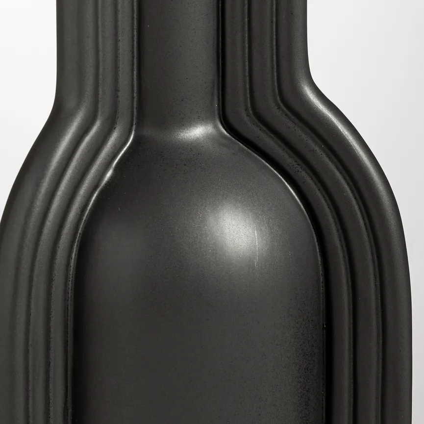 Vase "Line" schwarz M detail