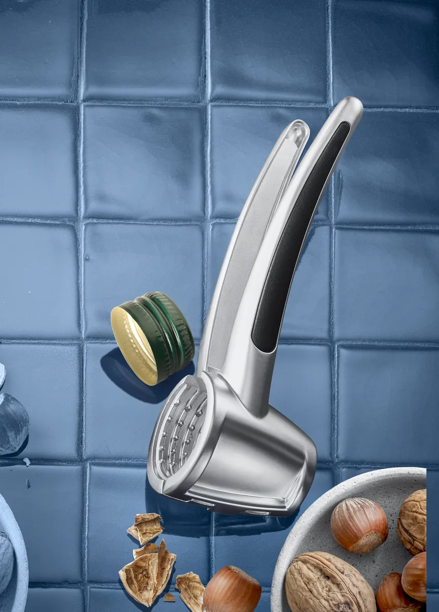 Nussknacker/Flaschenöffner milieu