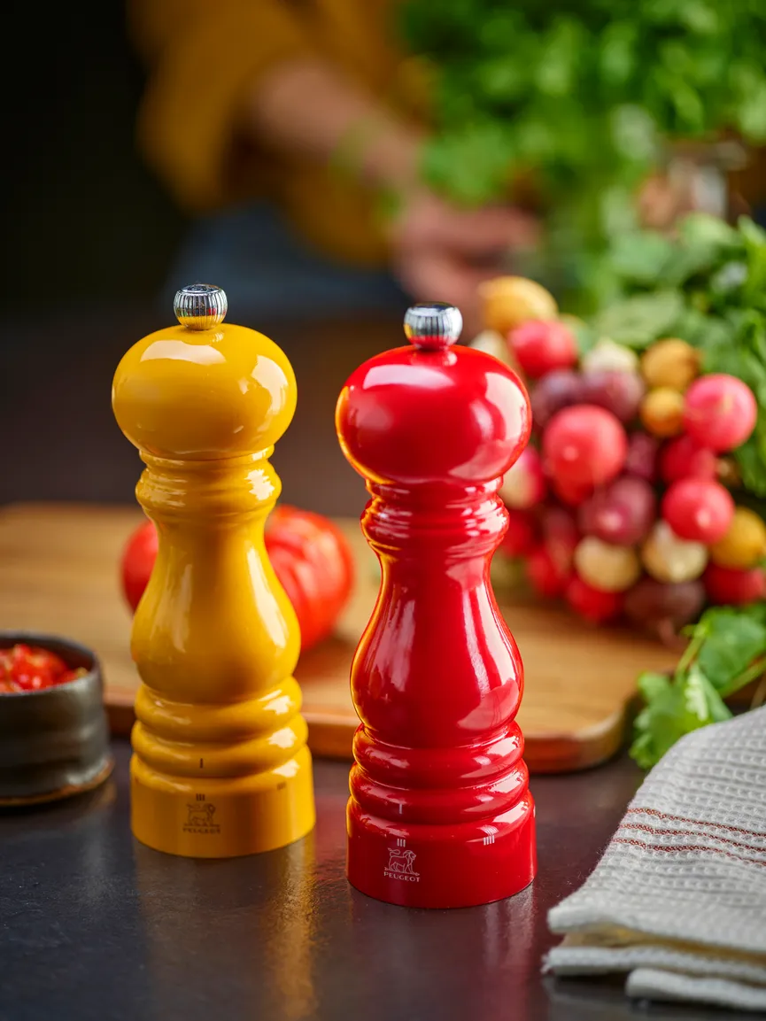 Pfeffermühle Paris u'Select milieu