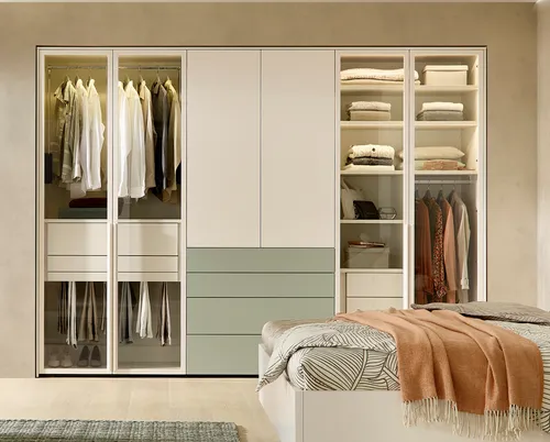 Kleiderschrank