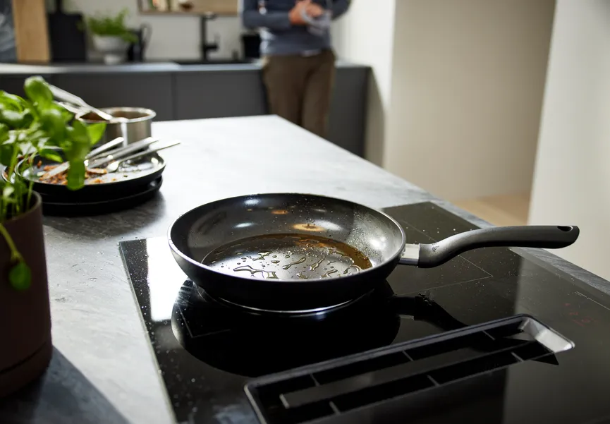 Pfanne Essential 24 cm milieu