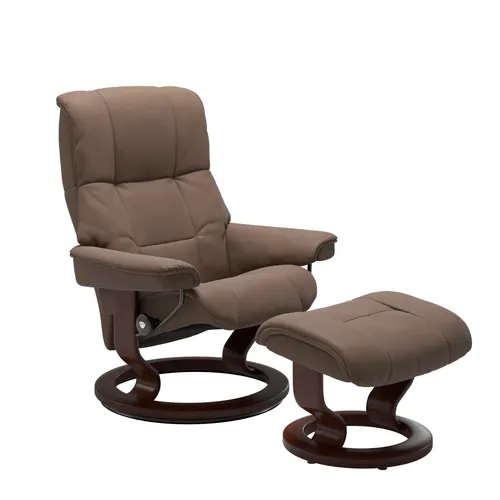 Sessel mit Hocker