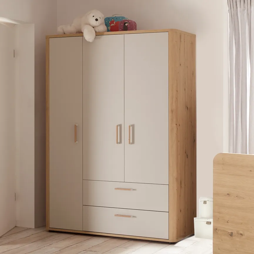 Kleiderschrank 3-trg. detail