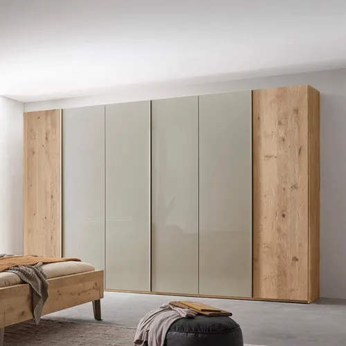 Kleiderschrank