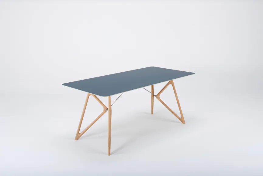 Tisch 0A0 material_farbe