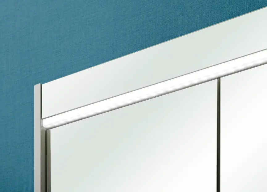 *Spiegelschrank detail