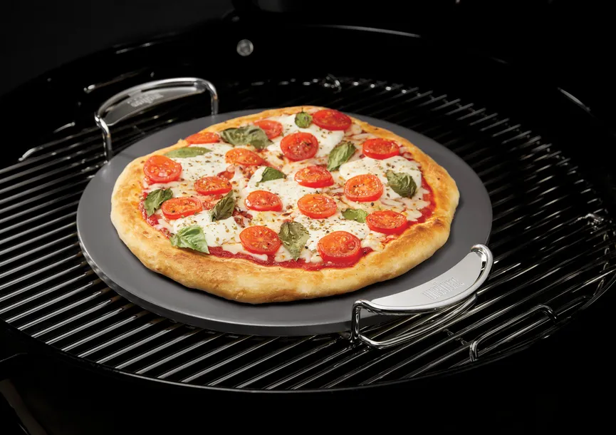 glasierter Pizzastein milieu