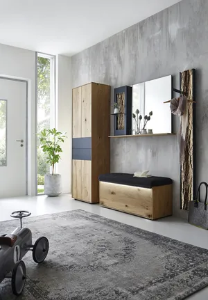 Garderobenschrank