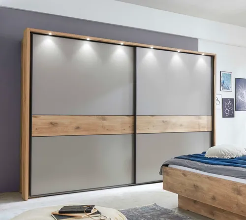 Kleiderschrank