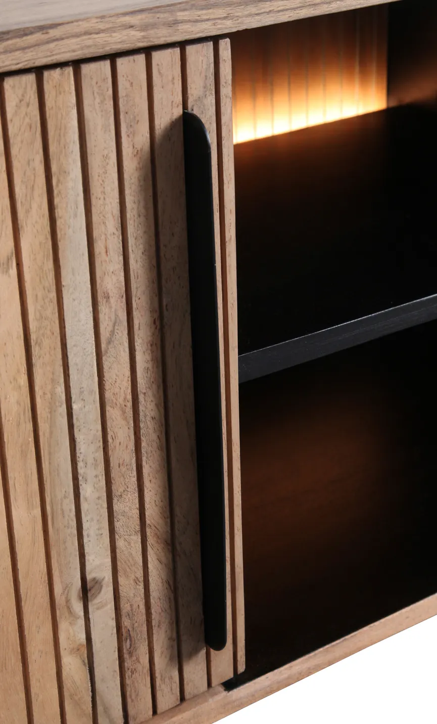 Lowboard detail