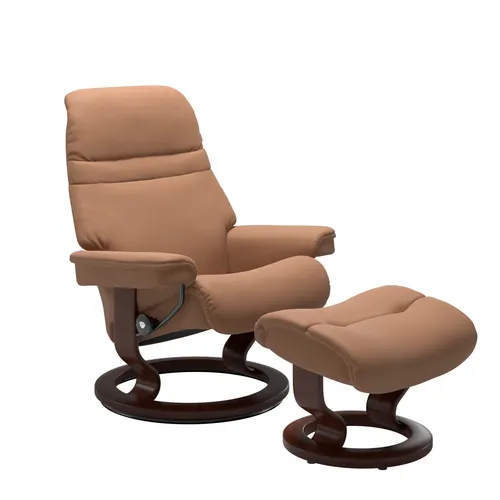 Sessel mit Hocker