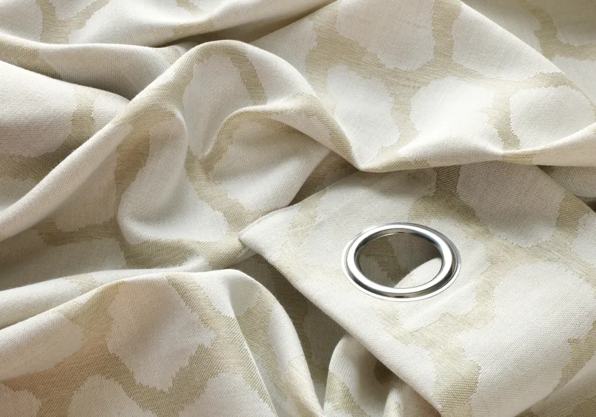 Ösenschal SW-Giraffe detail