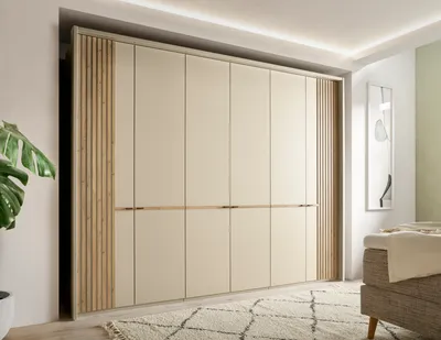 Kleiderschrank