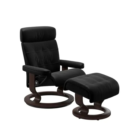 Sessel mit Hocker