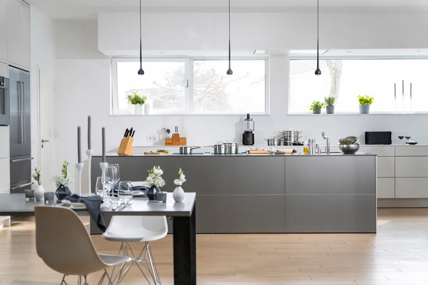 Servierlöffel "Pro" silber detail