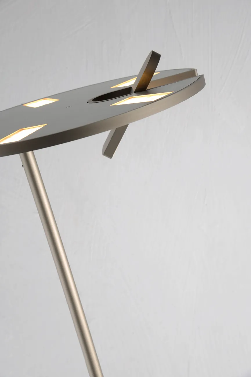 Deckenfluter "Share" detail