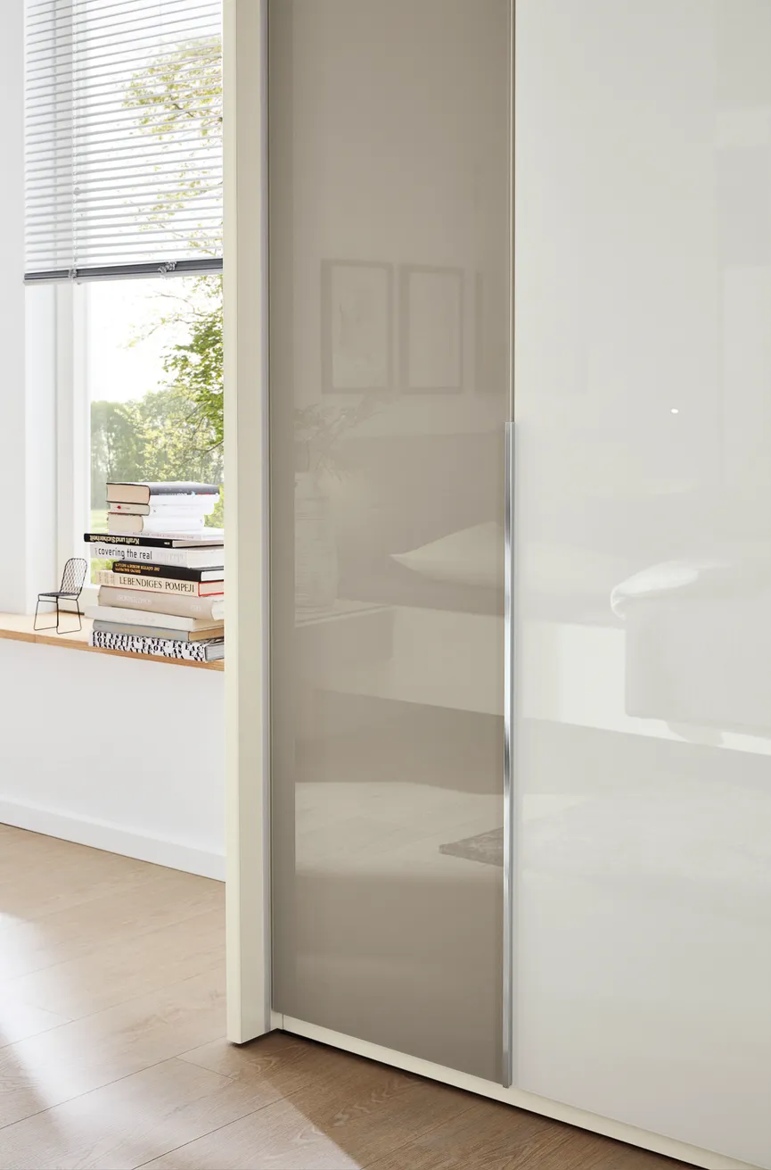 Drehtürenschrank detail