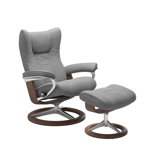Sessel mit Hocker