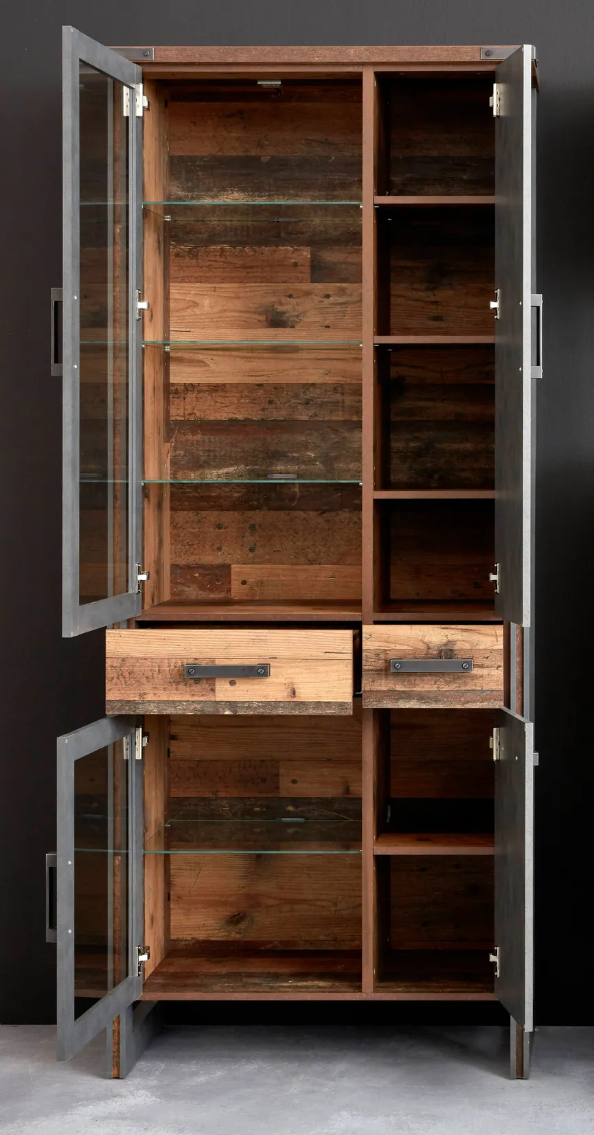 Vitrine detail