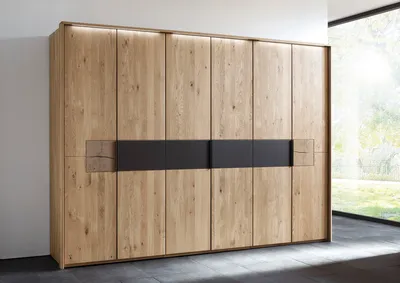 Kleiderschrank
