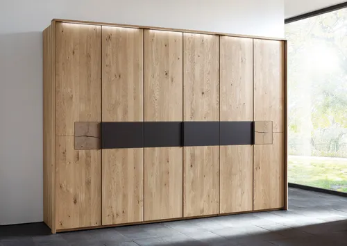 Kleiderschrank