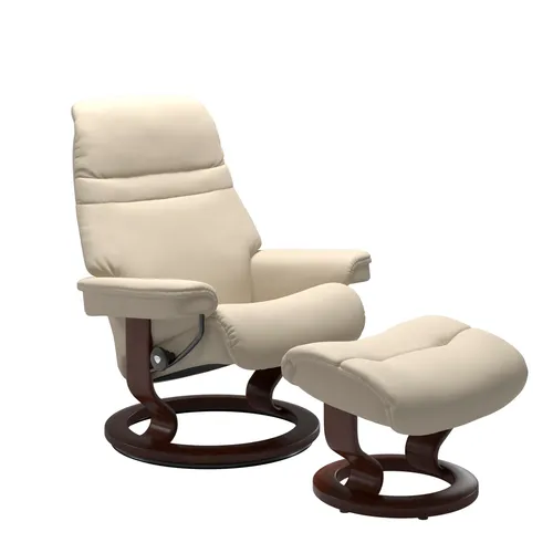 Sessel mit Hocker
