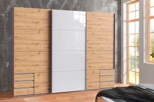 Schwebetürenschrank