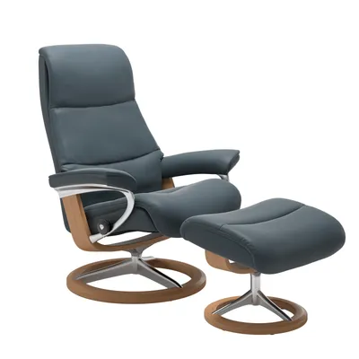Sessel mit Hocker