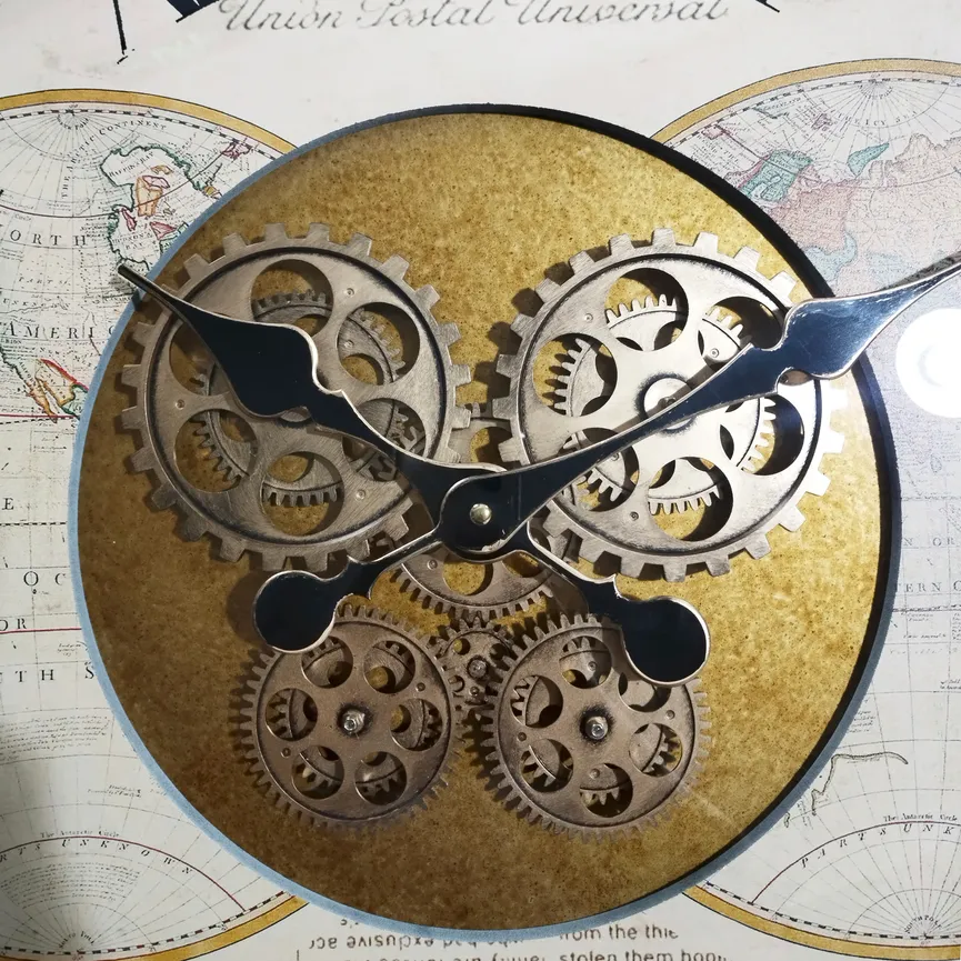 Beistelltisch mit Uhr detail
