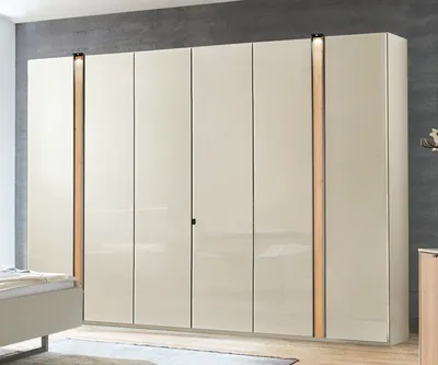 Kleiderschrank