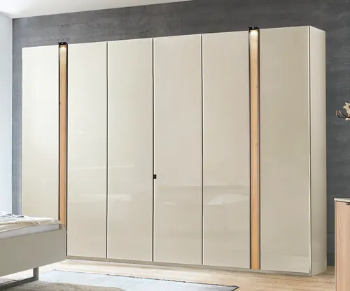 Kleiderschrank