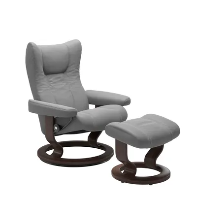 Sessel mit Hocker