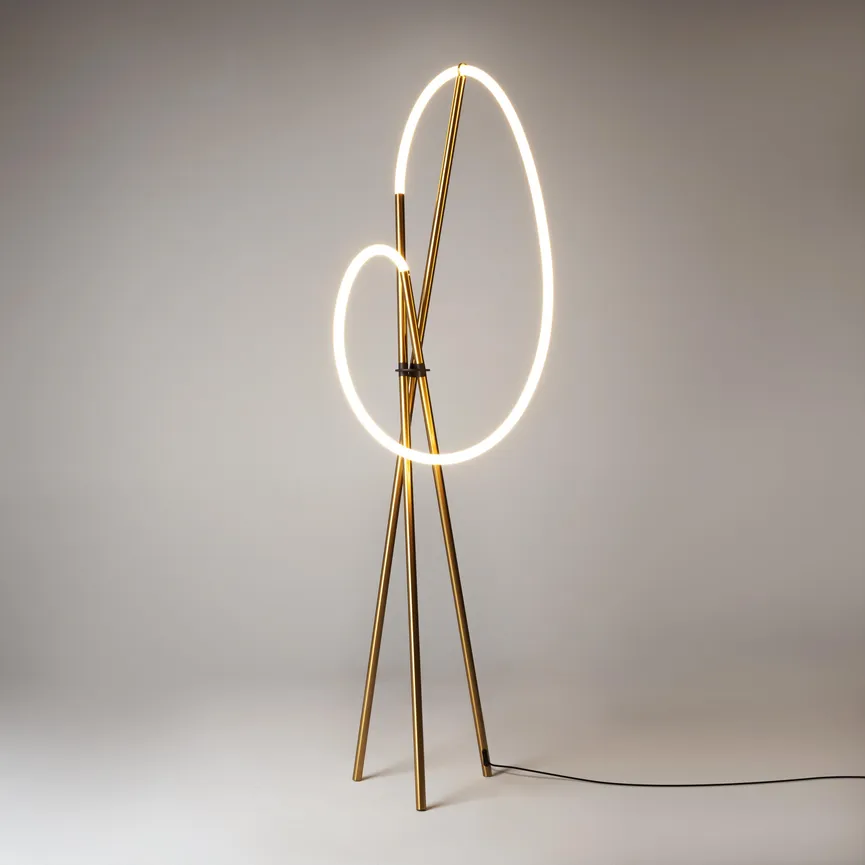 LED-Stehleuchte "Crochet" milieu