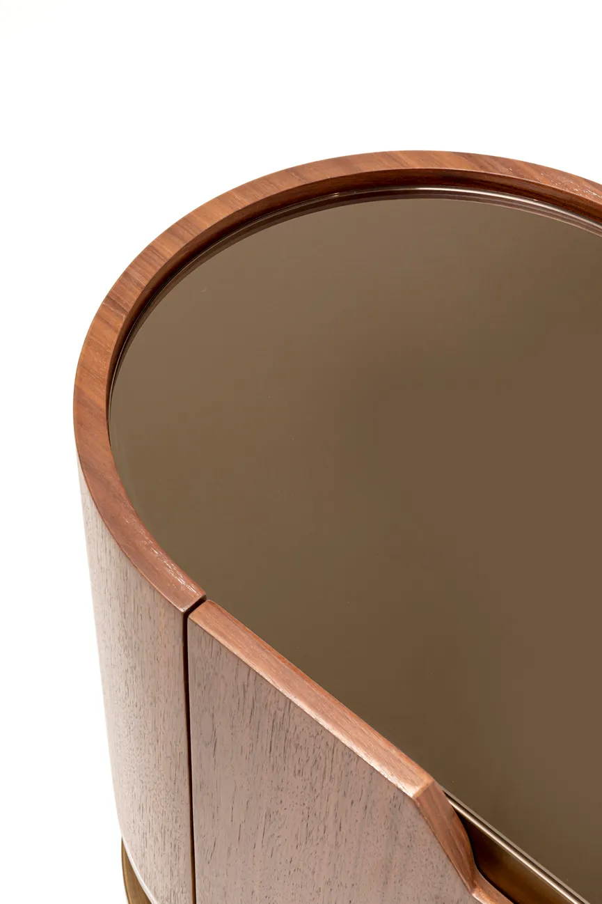 Lowboard detail