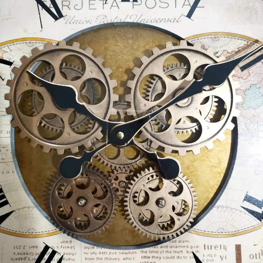 Beistelltisch mit Uhr detail