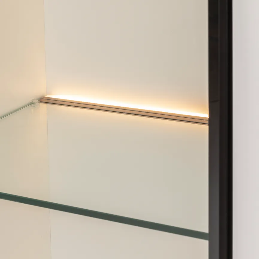 Vitrine* detail