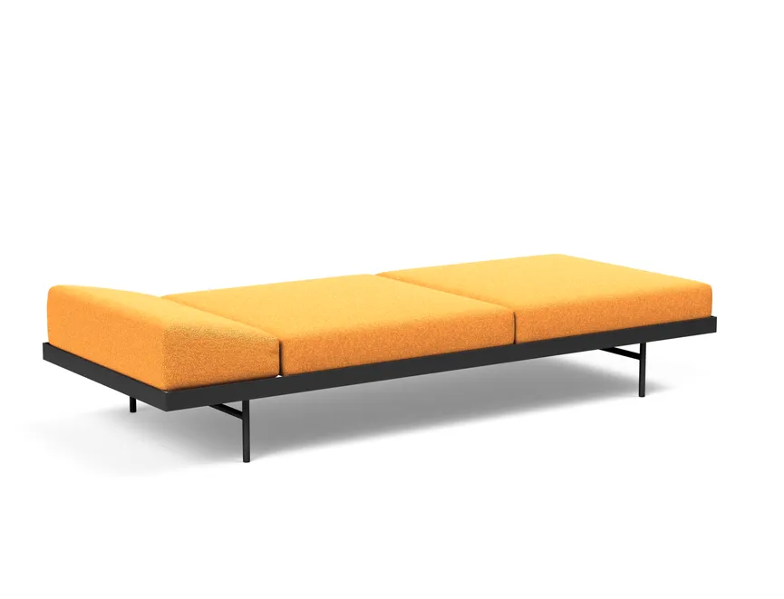Sofa mit Walnusstisch detail