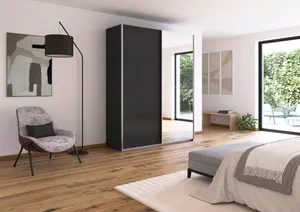 Schwebetürenschrank
