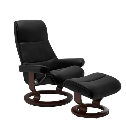 Sessel mit Hocker
