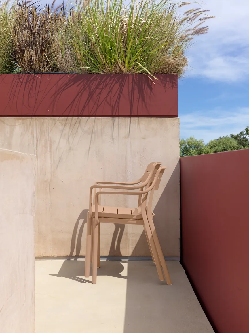 Armchair milieu