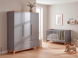 Kleiderschrank