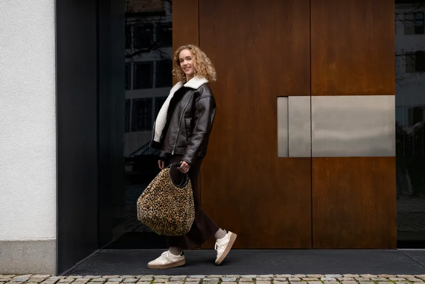 Loopbag Hobo "leo fake fur" dimensionsmarker