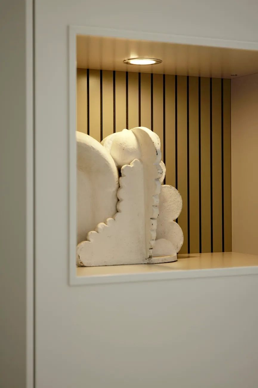 Wohnwand seitenverkehrt detail