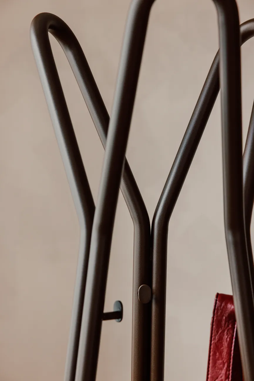 Garderobenständer detail