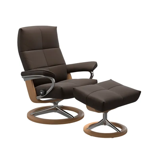 Sessel mit Hocker