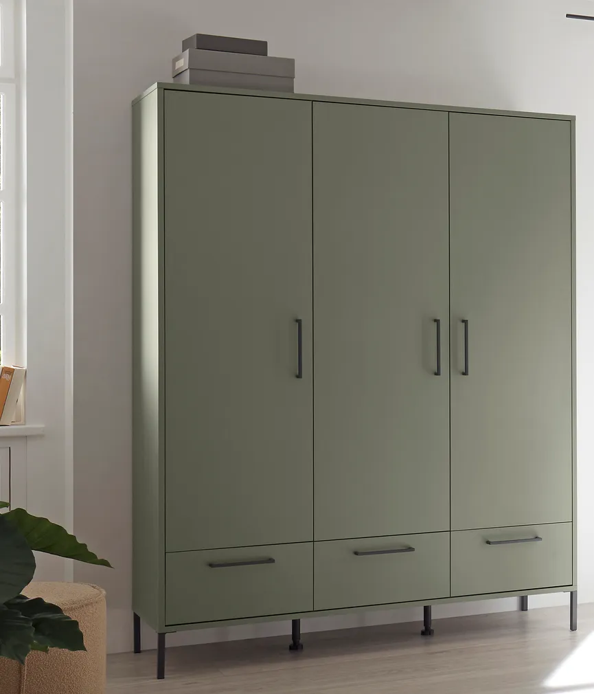 Kleiderschrank 3-trg. detail